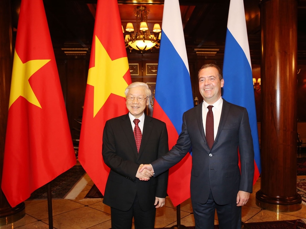 Thủ tướng Liên bang Nga Dmitry Medvedev đón và hội kiến với Tổng Bí thư Nguyễn Phú Trọng tại Nhà khách Chính phủ Liên bang Nga.