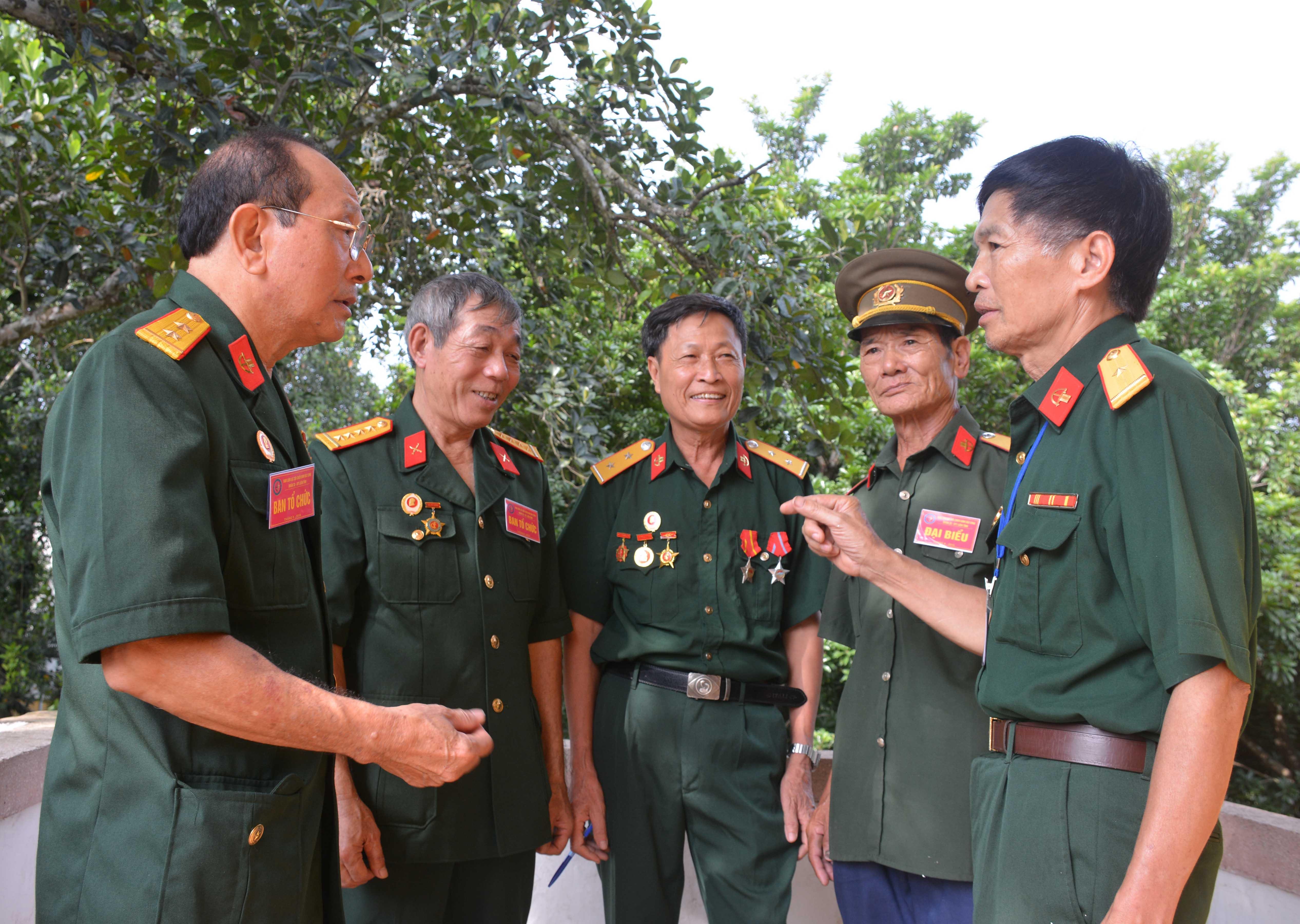 Thắm mãi tình đồng đội