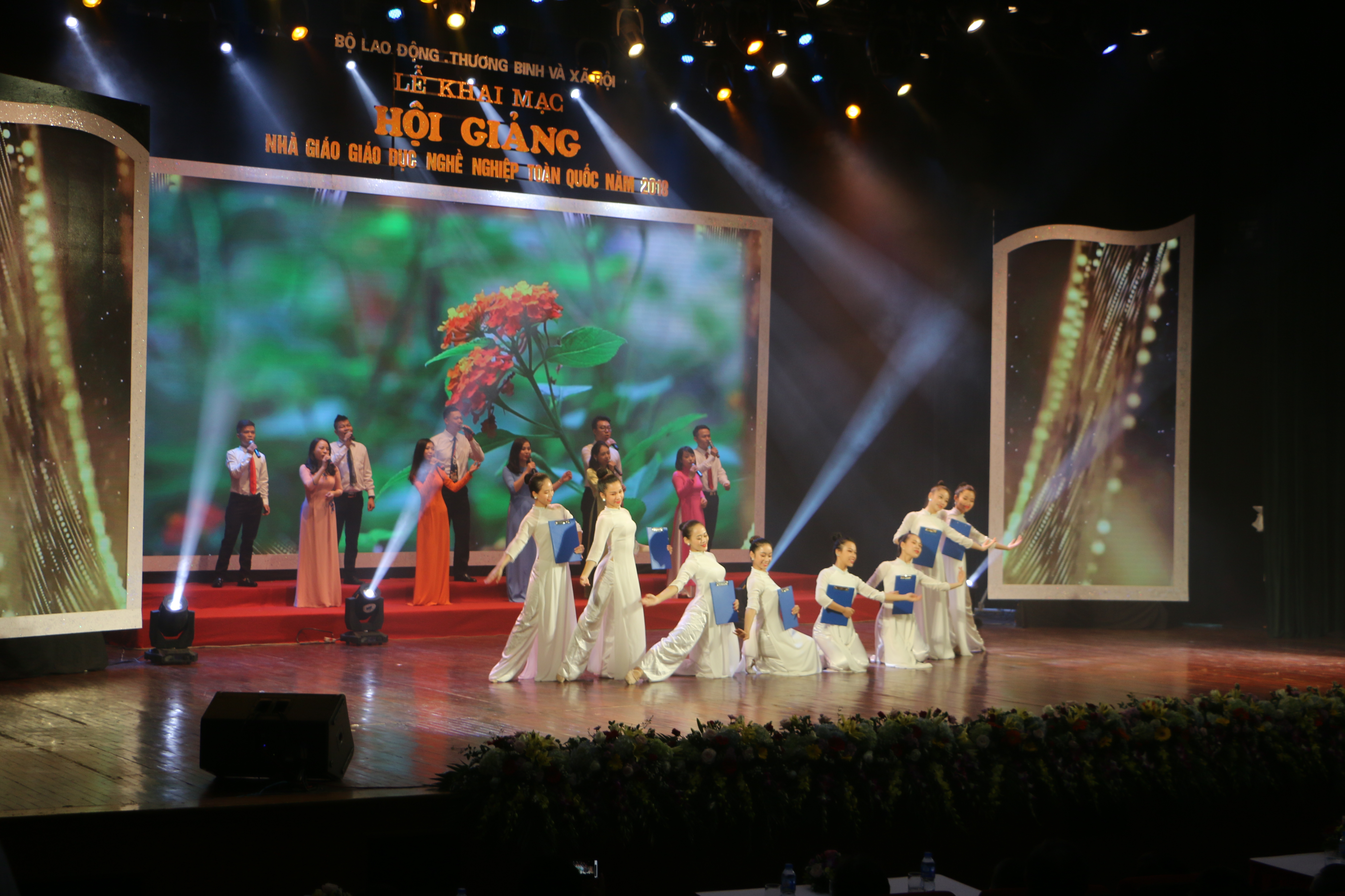 Cơ hội nâng cao chất lượng đội ngũ nhà giáo giáo dục nghề nghiệp