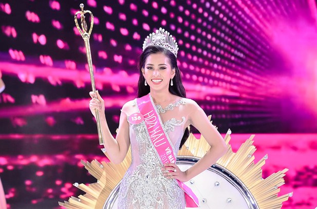 Trần Tiểu Vy đăng quang Hoa hậu Việt Nam 2018

