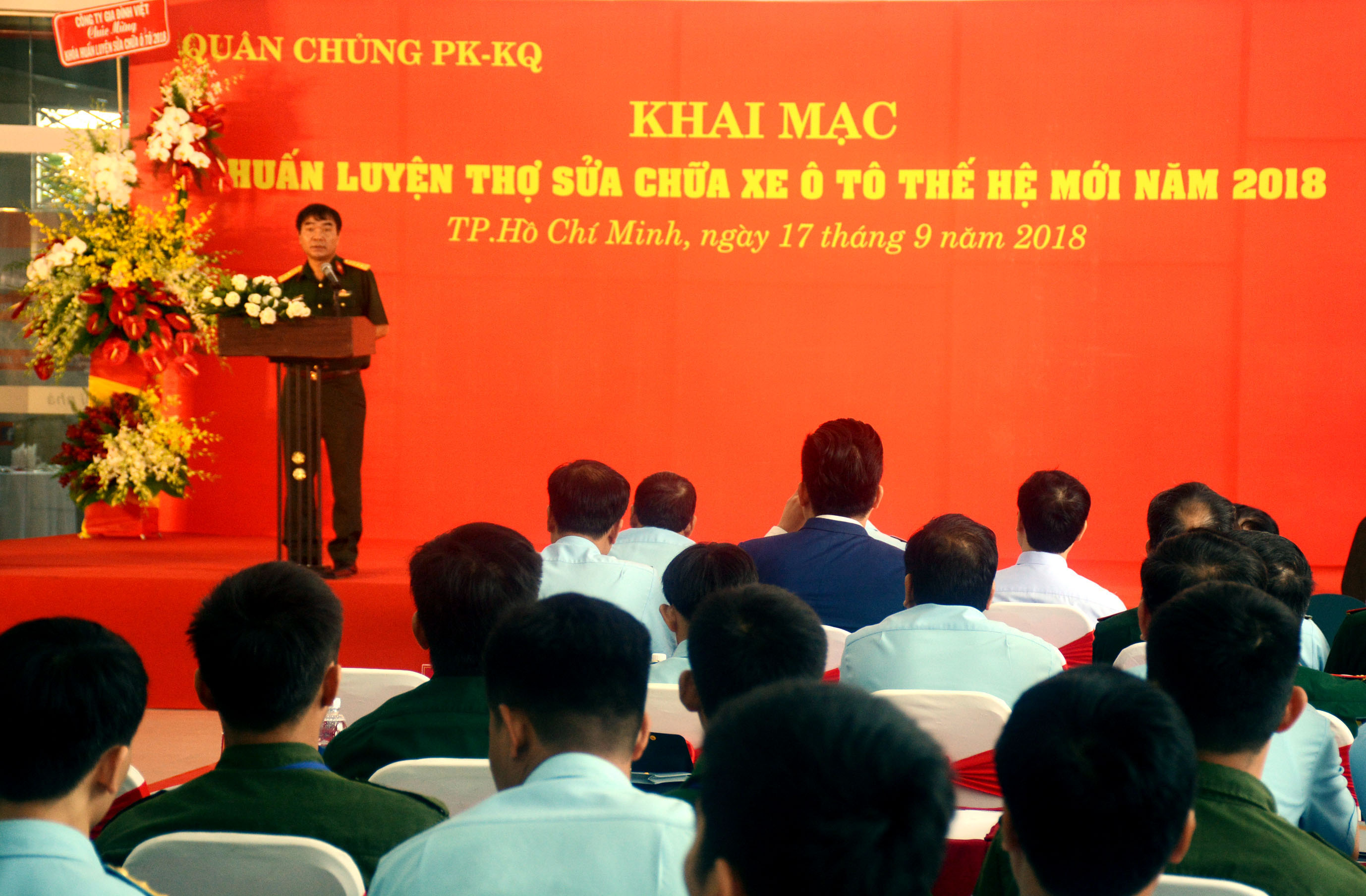 Quân chủng PK-KQ khai mạc Lớp huấn luyện thợ sửa chữa xe ô tô thế hệ mới năm 2018