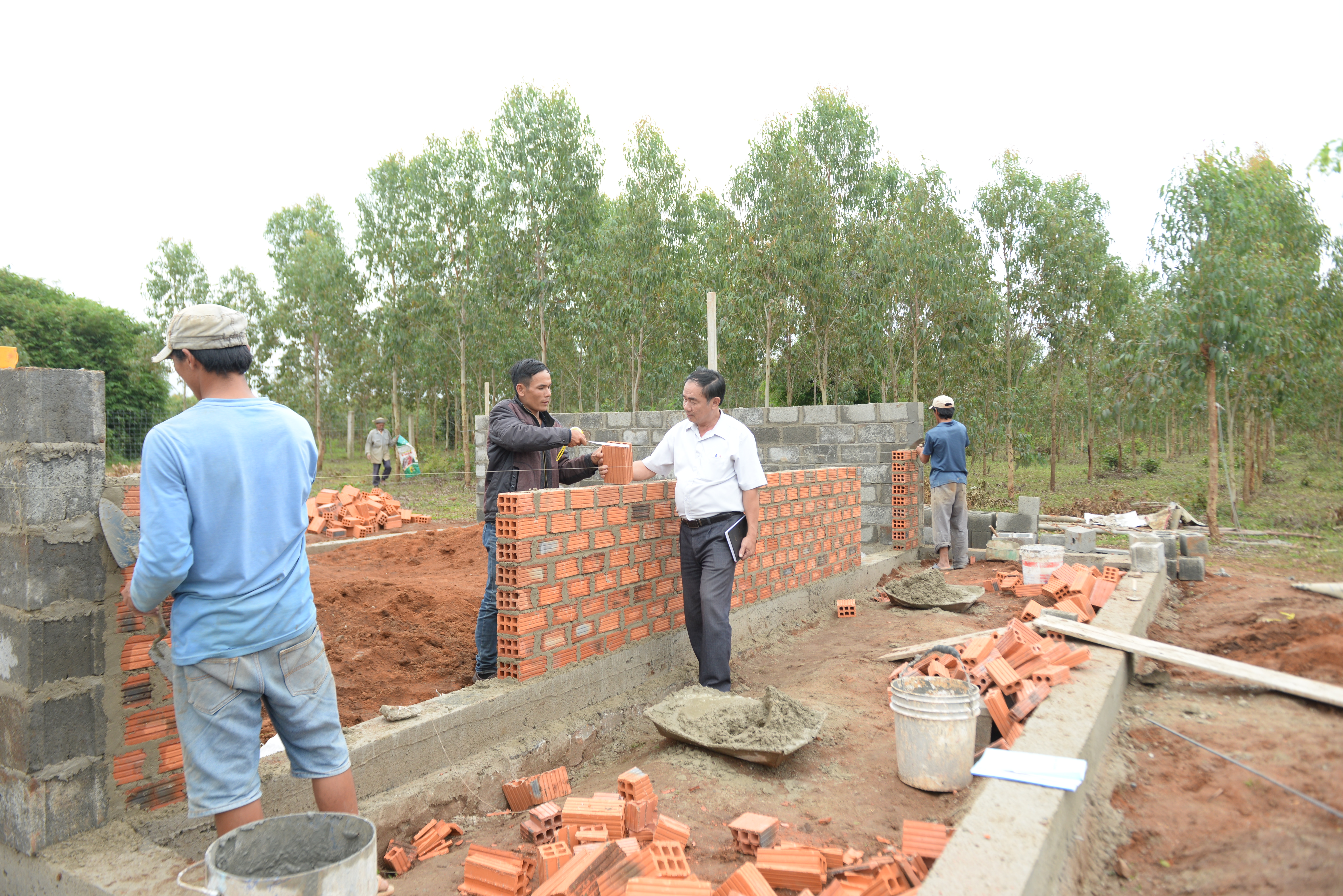 “Lập kế” đưa học sinh về trường