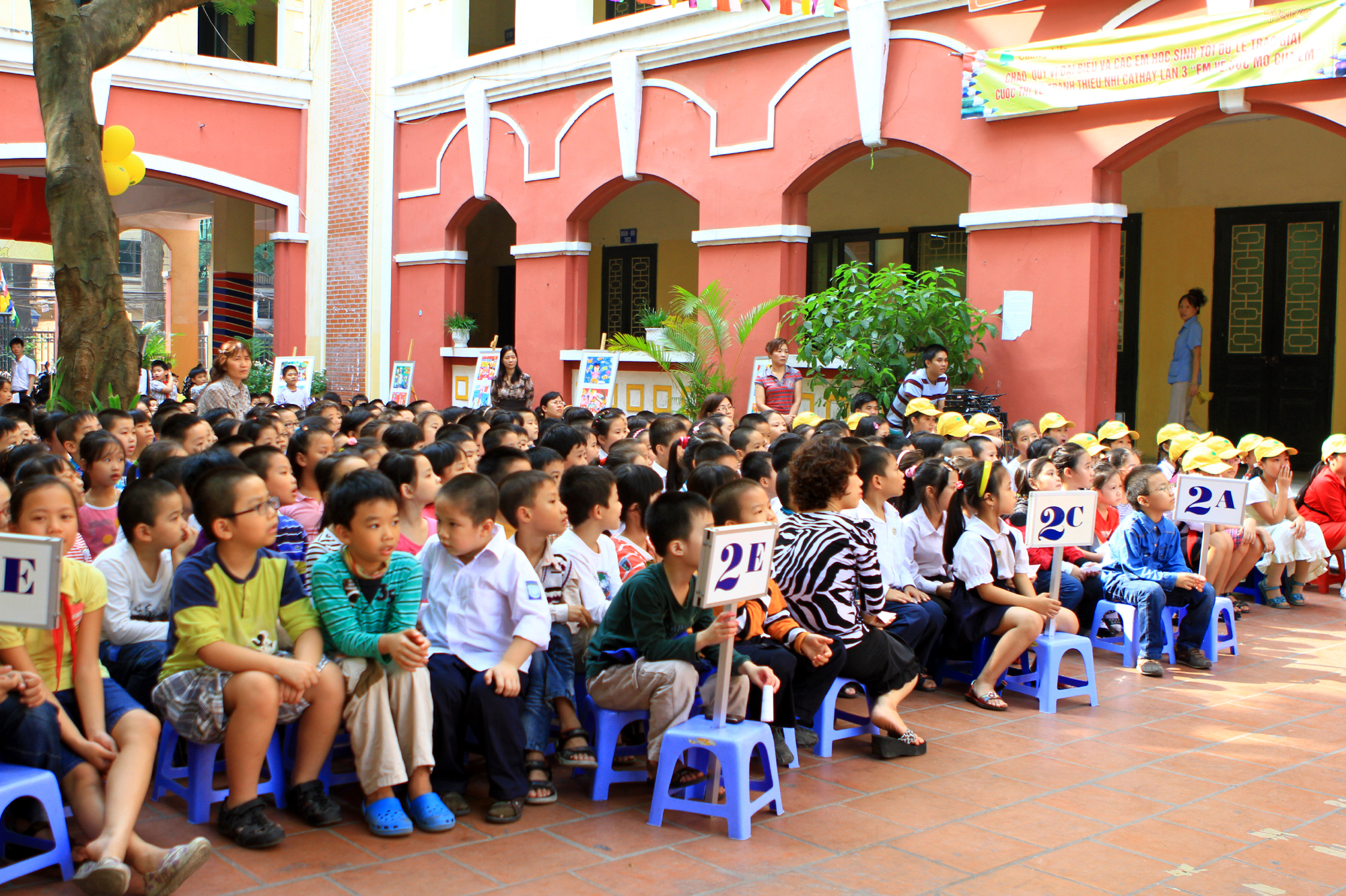 Không lợi dụng việc tài trợ cho giáo dục để ép buộc đóng góp

