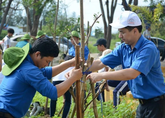 TÌNH NGUYỆN BẰNG CẢ TRÁI TIM
