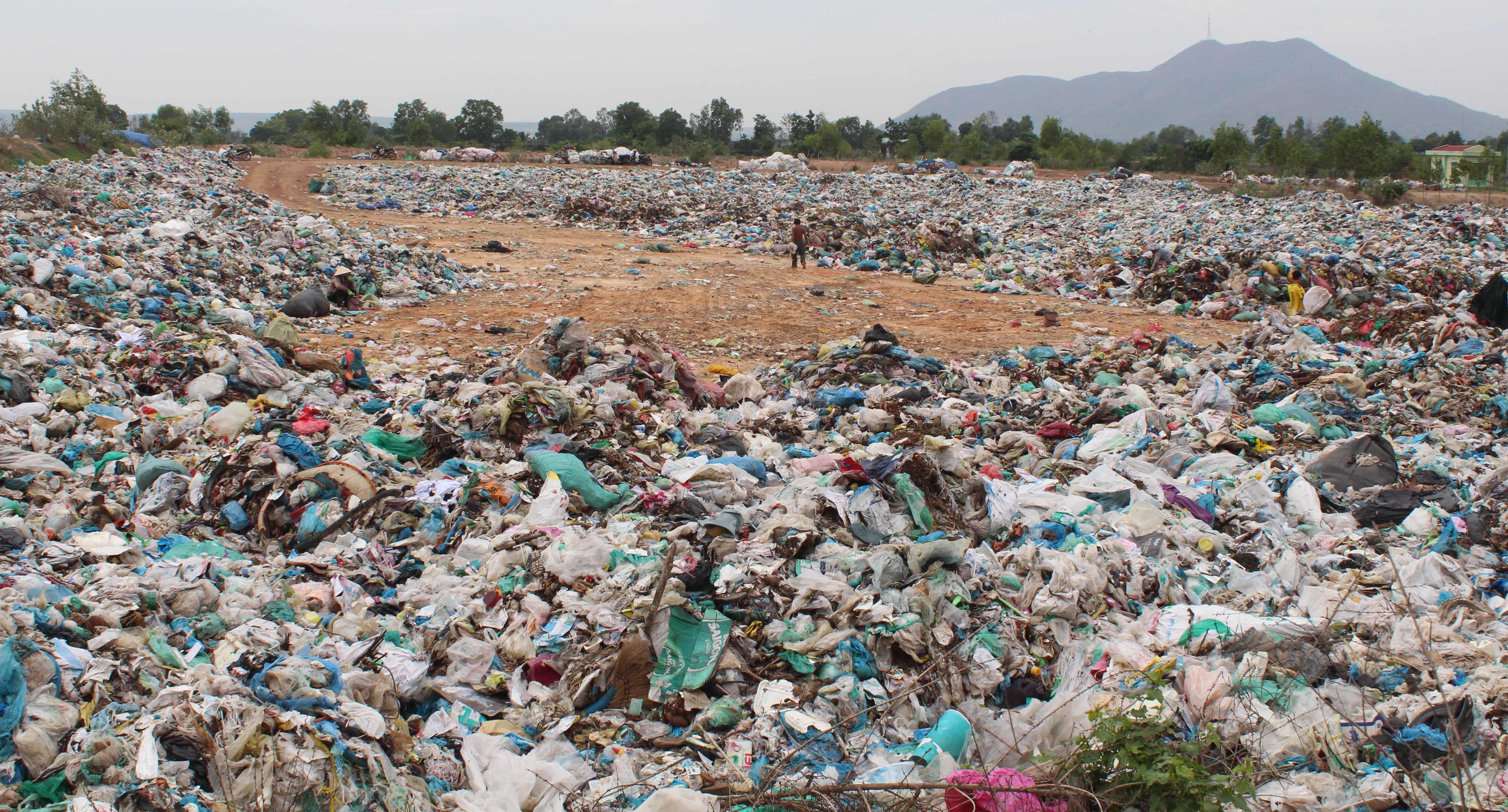 Giải pháp nào để kiểm soát, bảo vệ môi trường ở Bình Thuận?