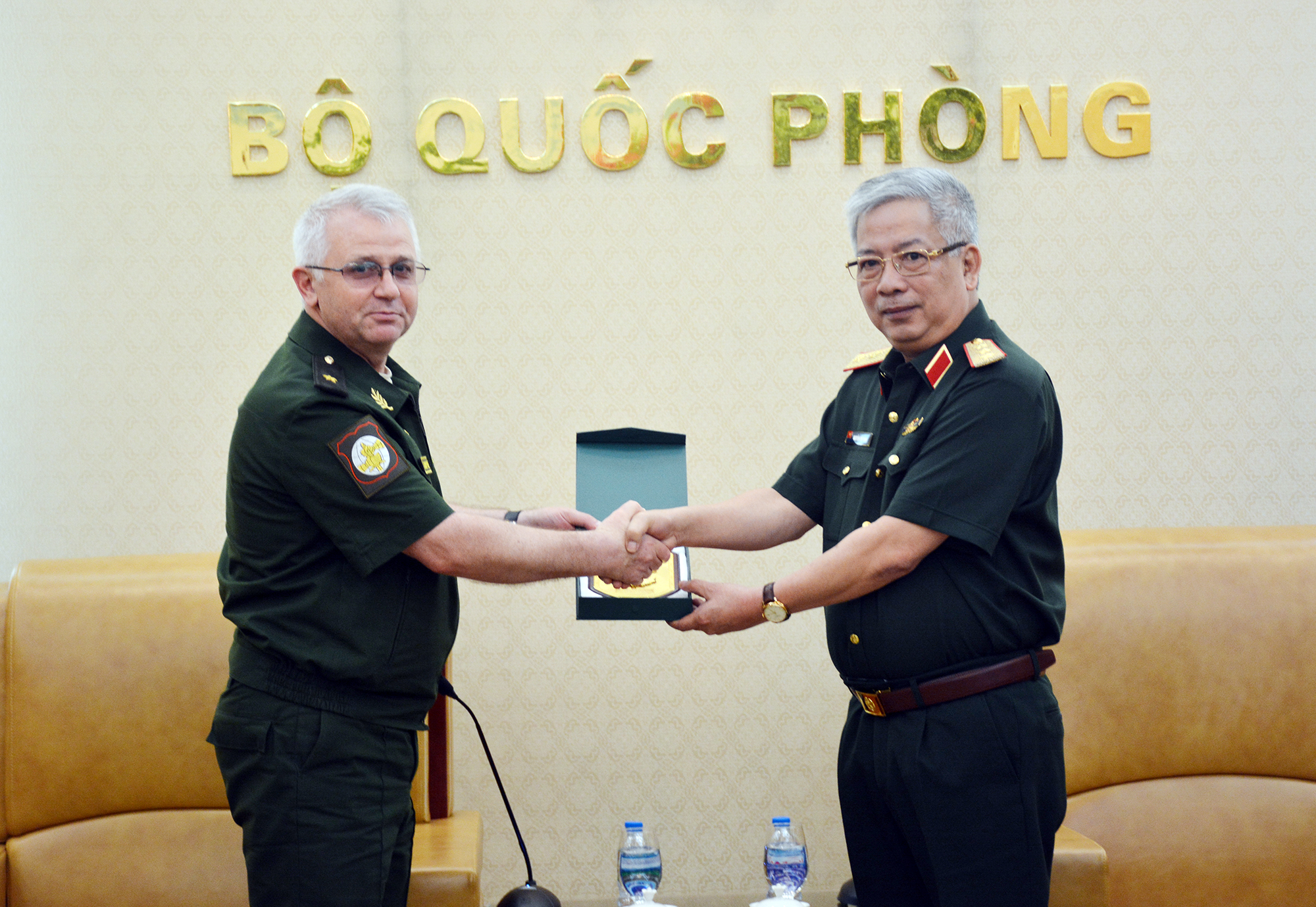 Đẩy mạnh hợp tác quốc phòng giữa Việt Nam với LB Nga và Philippines

