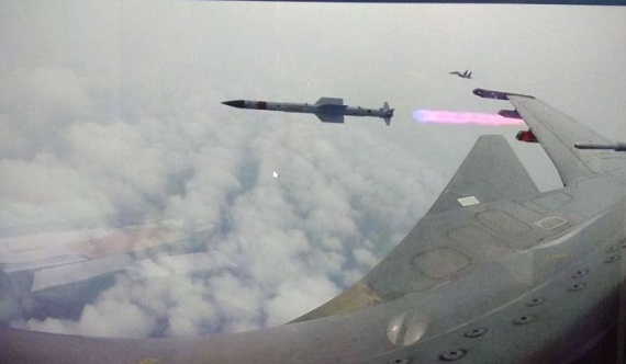 Ấn Độ thử thành công tên lửa không đối không Astra