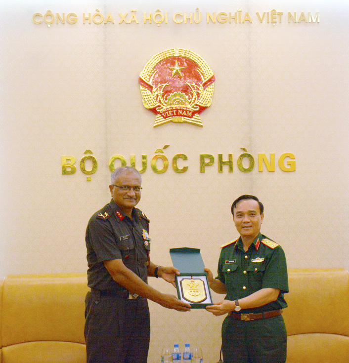Việt Nam coi trọng quan hệ hợp tác quốc phòng với Ấn Độ