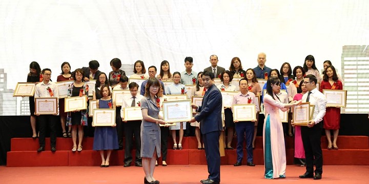 TUYÊN DƯƠNG NGƯỜI NỘP THUẾ