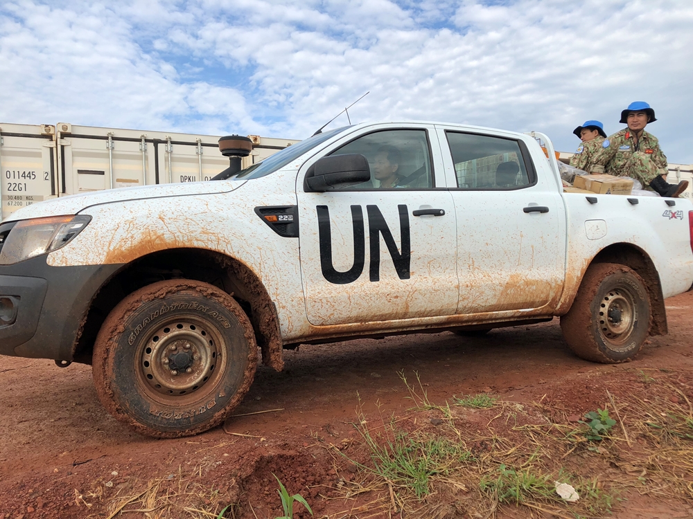 Xe bán tải của Liên hợp quốc hỗ trợ Việt Nam tại Bệnh viện Dã chiến số 2 cấp 1 của Việt Nam.