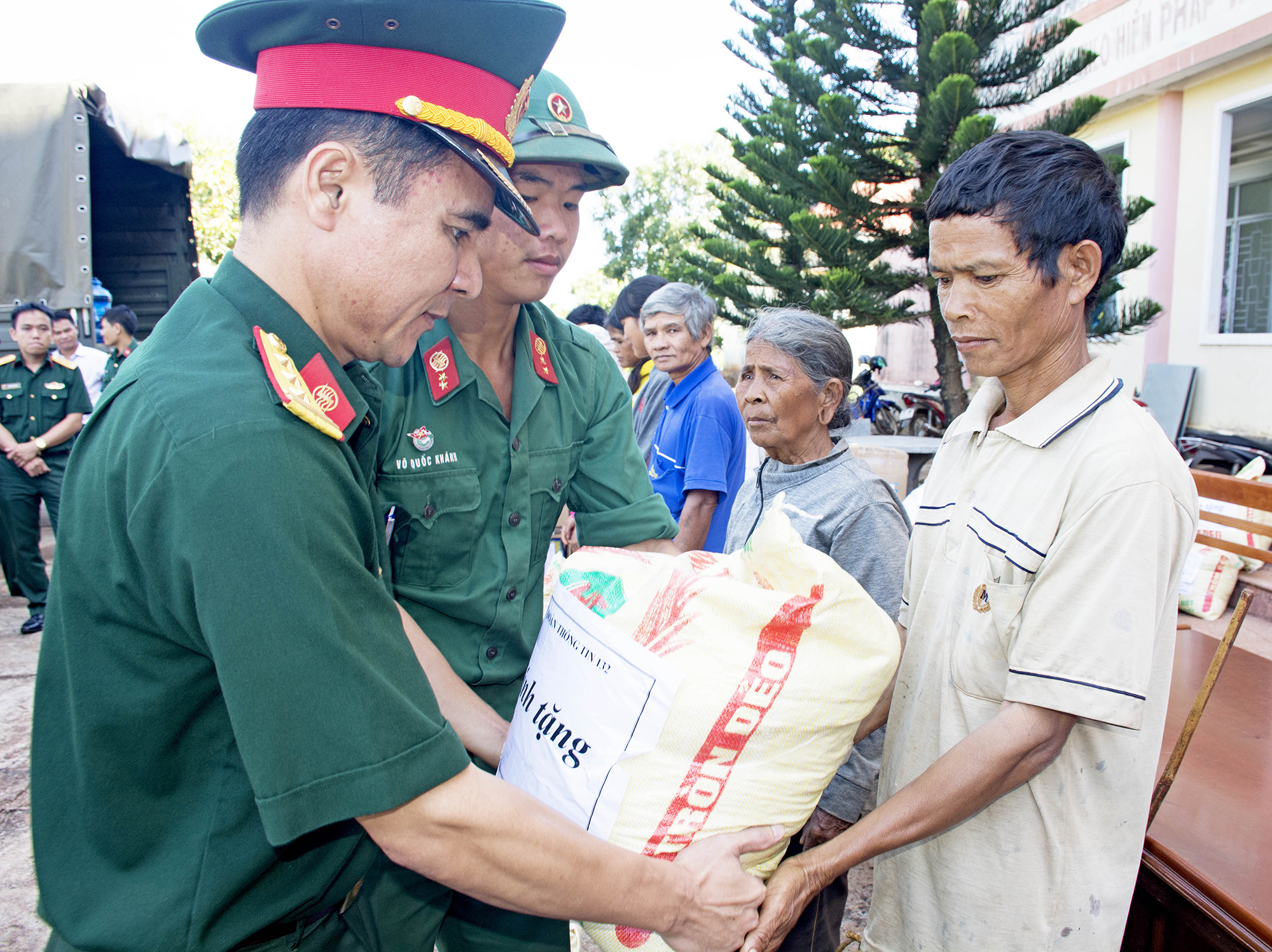 Nhiều hoạt động ý nghĩa trong ngày truyền thống công tác dân vận

