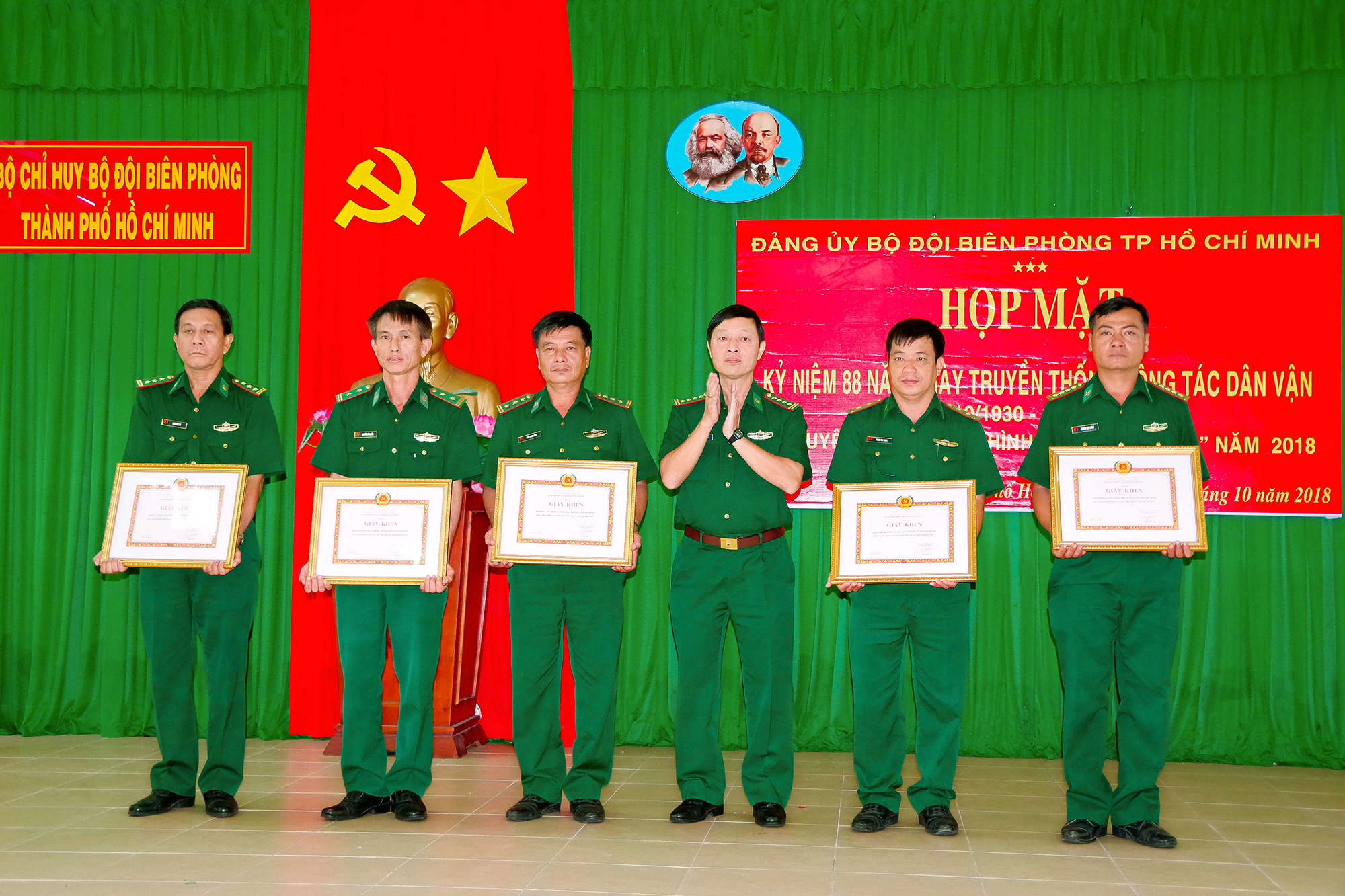 Bộ đội Biên phòng TP Hồ Chí Minh tuyên dương điển hình dân vận khéo

