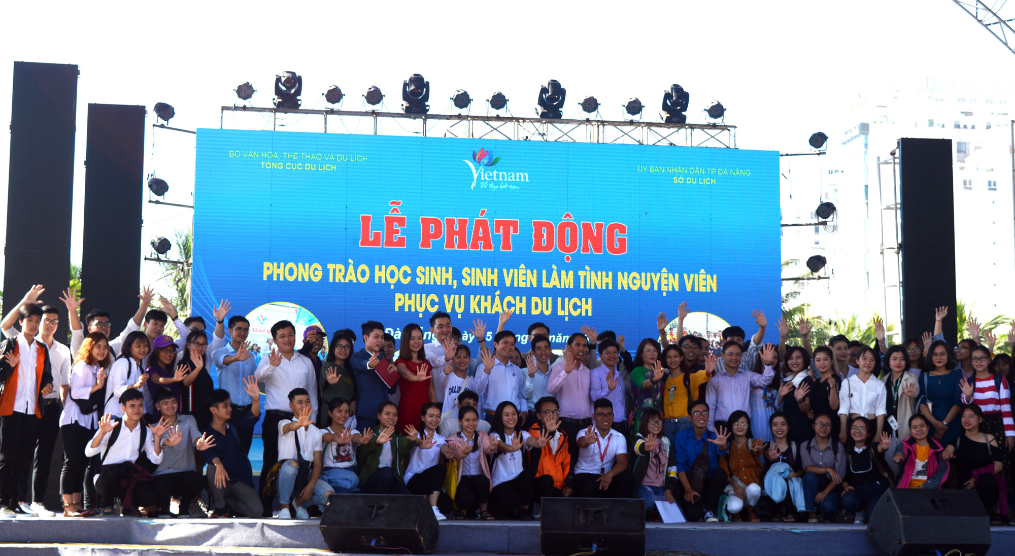 Đà Nẵng: Phát động phong trào học sinh, sinh viên làm tình nguyện viên phục vụ khách du lịch

