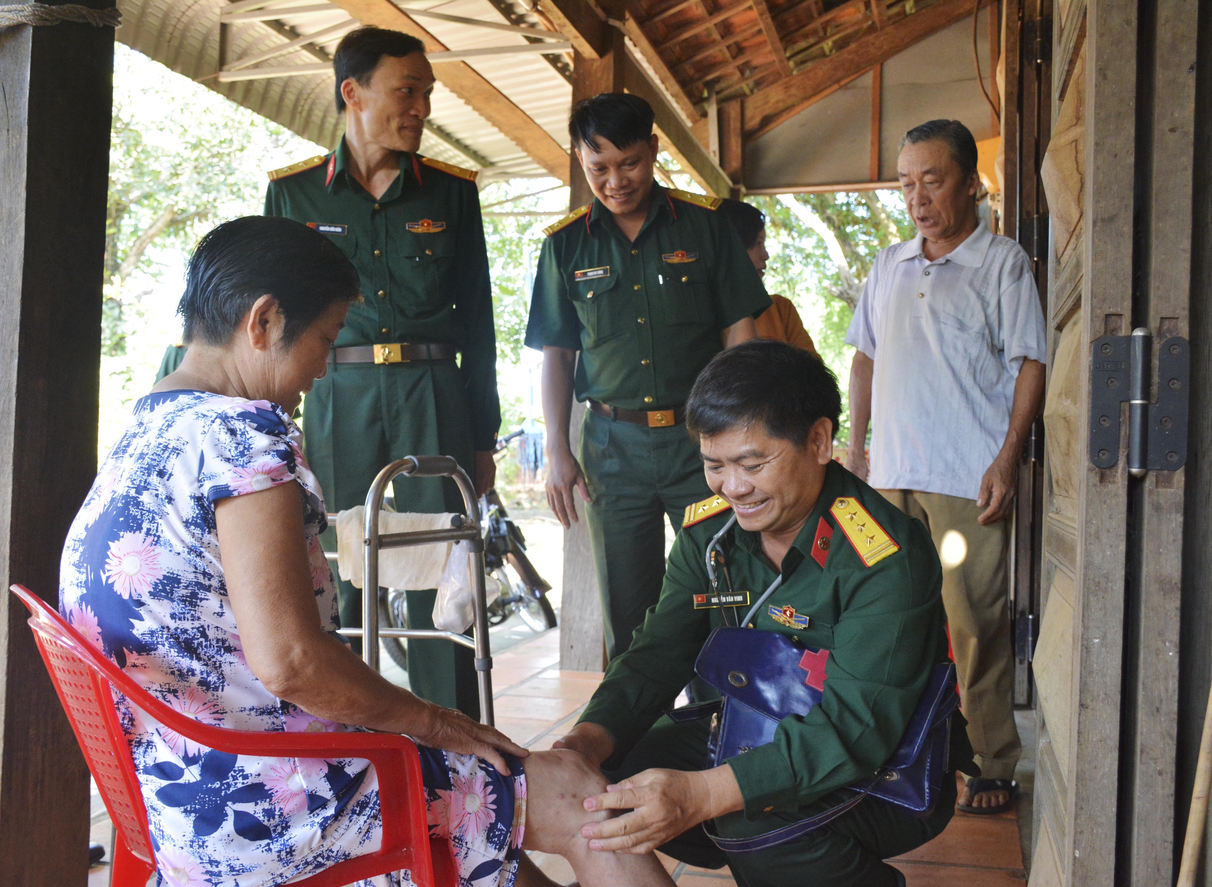 Bộ đội vì dân, dân tin yêu bộ đội