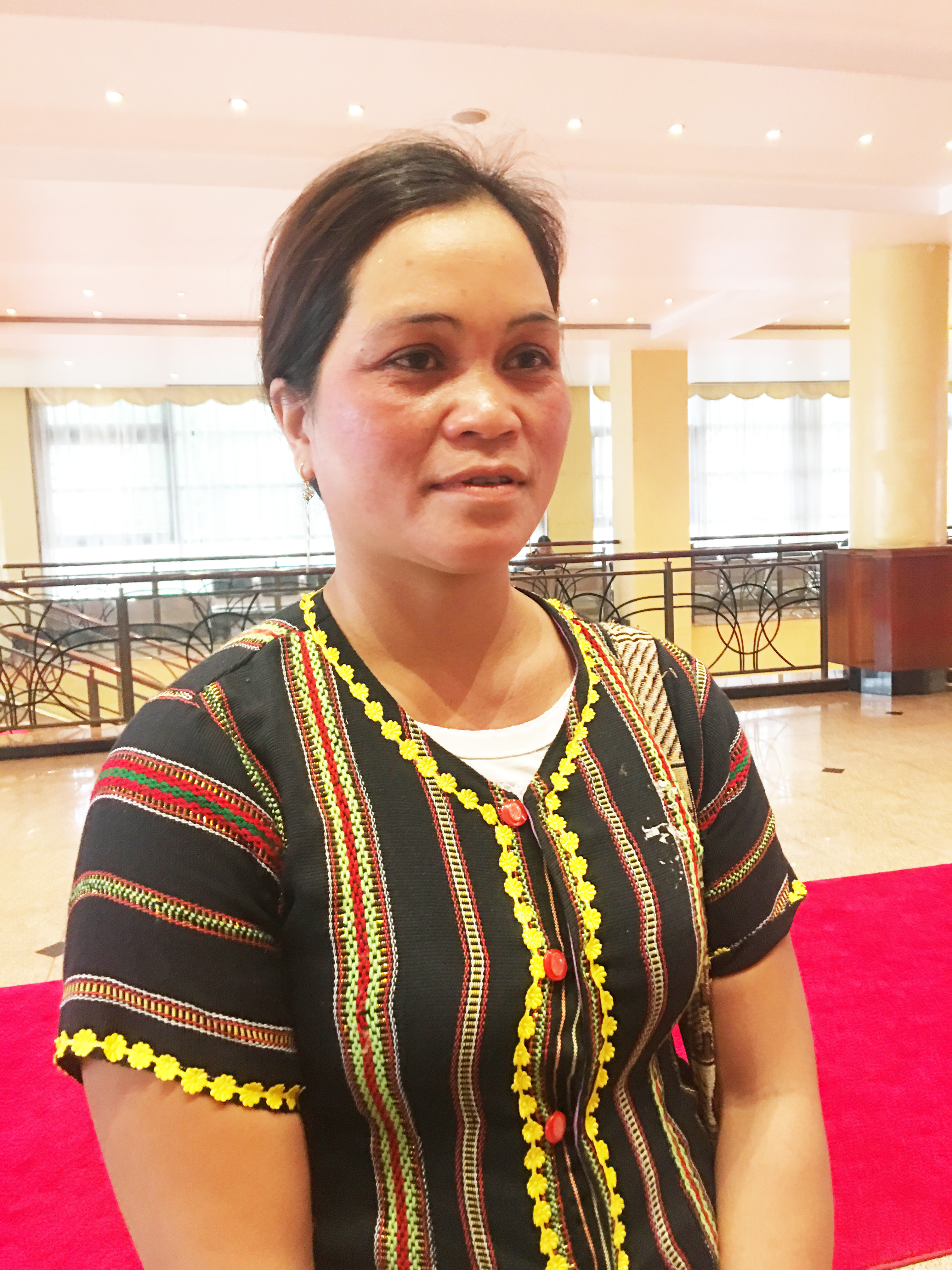 H’Lan sợ nghèo tri thức