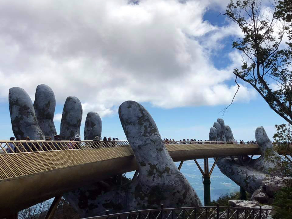 Cầu Vàng thuộc Khu du lịch Sun World Ba Na Hills đạt Giải thưởng đặc biệt của năm 
