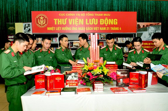 TỦ SÁCH TRONG BA LÔ ĐẾN THƯ VIỆN ĐIỆN TỬ