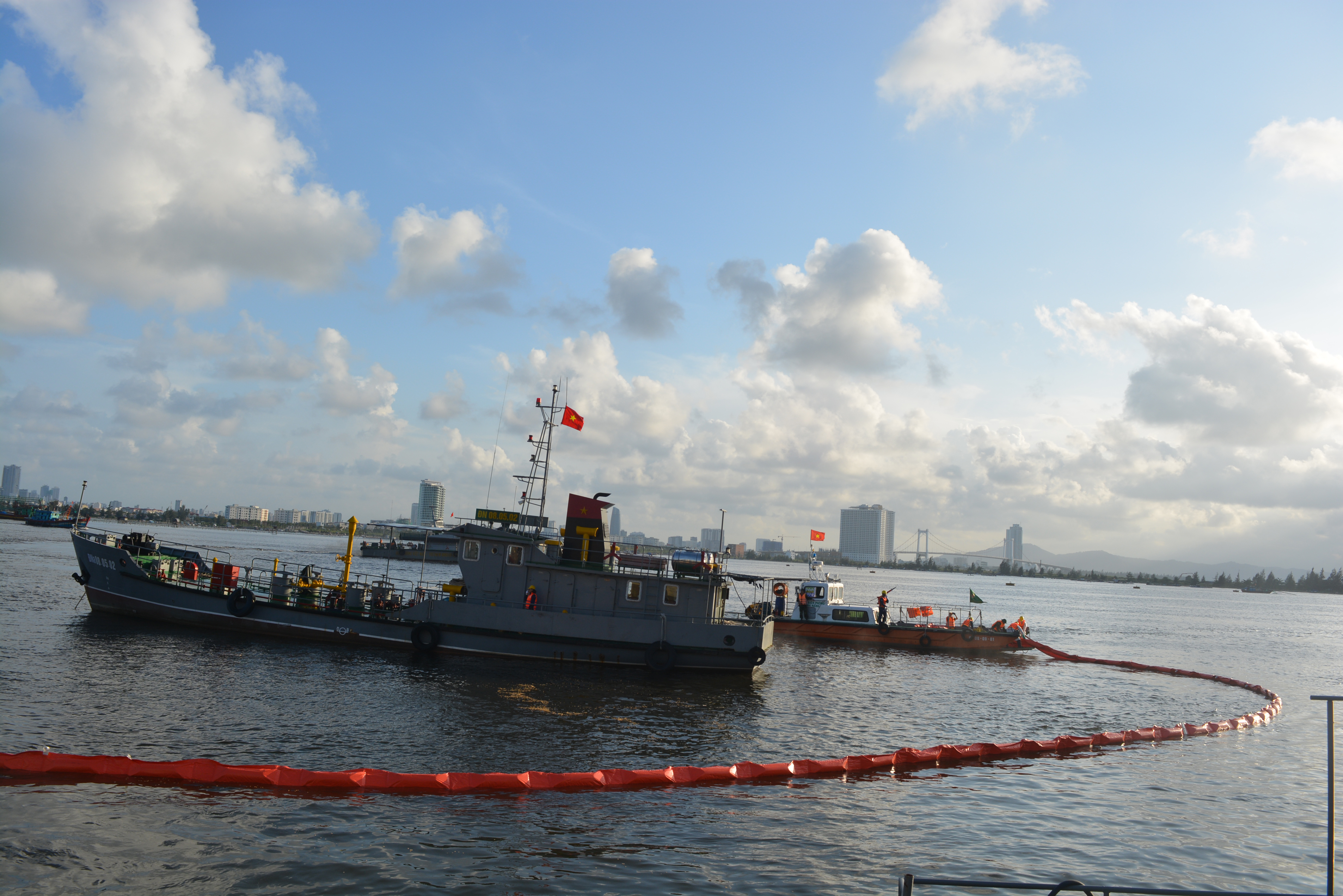 Bộ đội Biên phòng Đà Nẵng tập huấn ứng phó sự cố tràn dầu trên biển