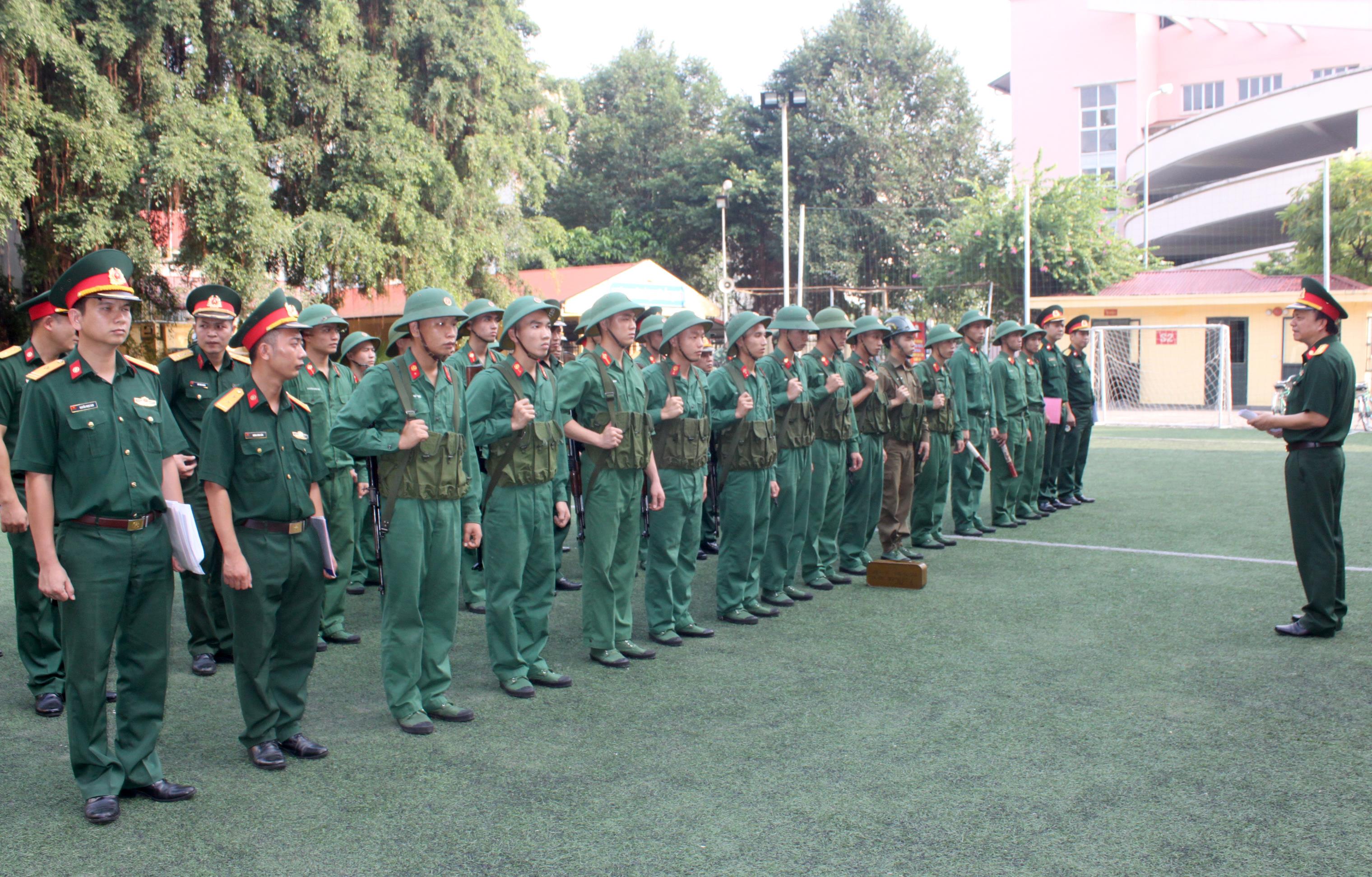 Tiếp nối truyền thống anh hùng, xây dựng đơn vị tiến lên hiện đại

