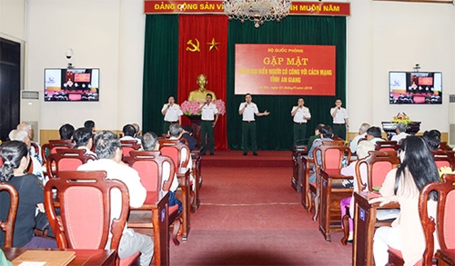 Bộ Quốc phòng gặp mặt Đoàn đại biểu người có công tỉnh An Giang