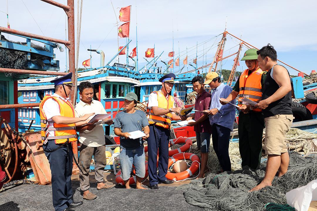 Tích cực phổ biến, giáo dục pháp luật tới nhân dân