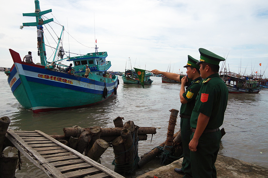 Giúp ngư dân yên tâm bám biển