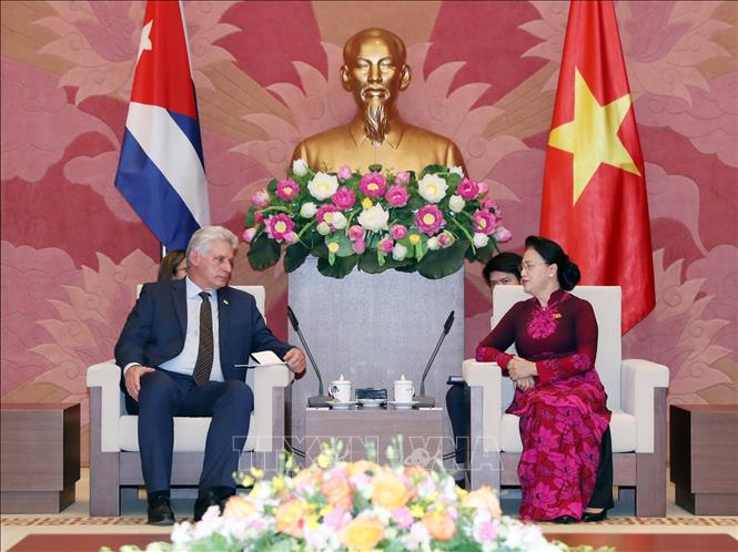 Chủ tịch Quốc hội Nguyễn Thị Kim Ngân hội kiến với Chủ tịch Hội đồng Nhà nước và Hội đồng Bộ trưởng nước Cộng hòa Cuba
