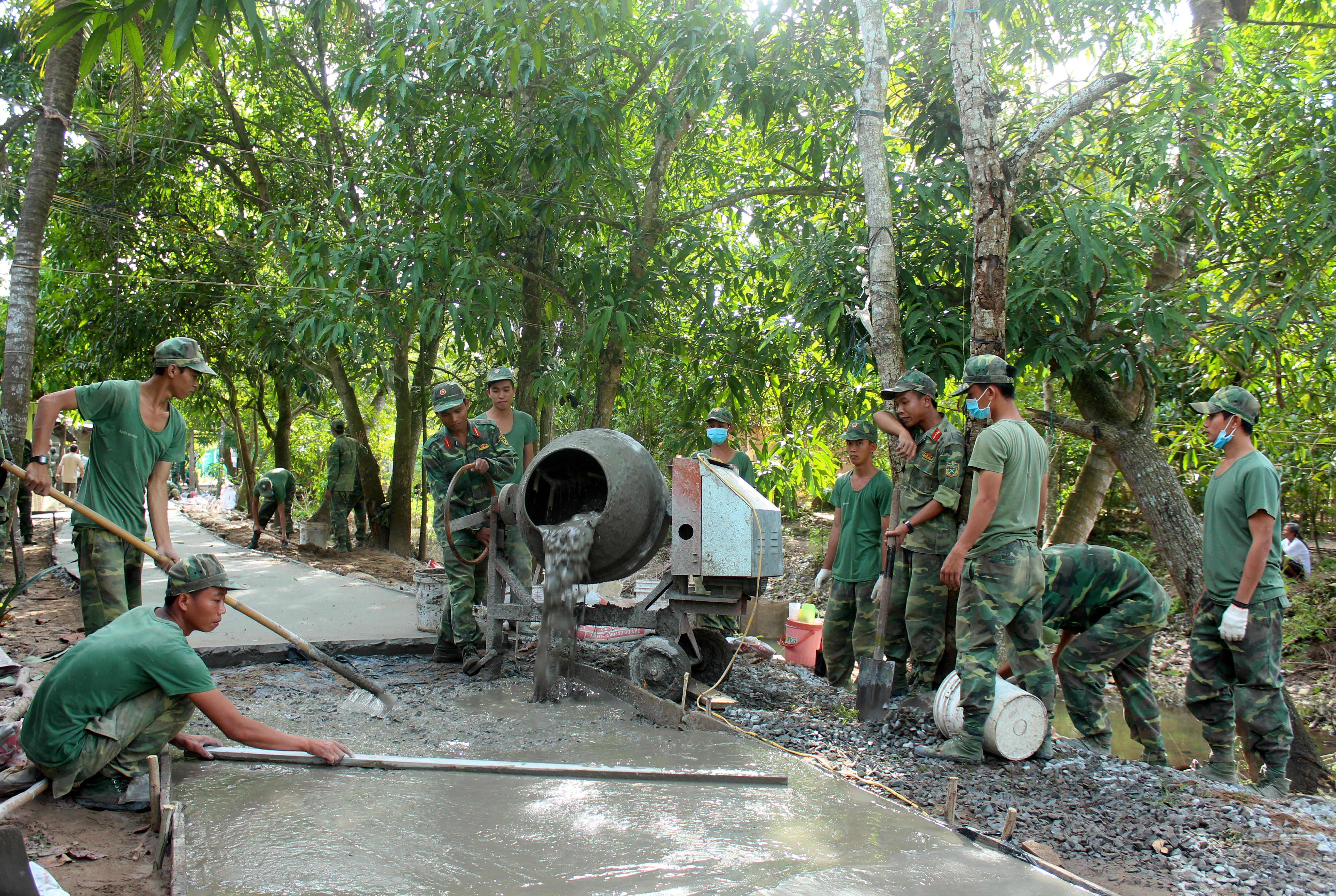 Đồng hành cùng địa phương xây dựng nông thôn mới

