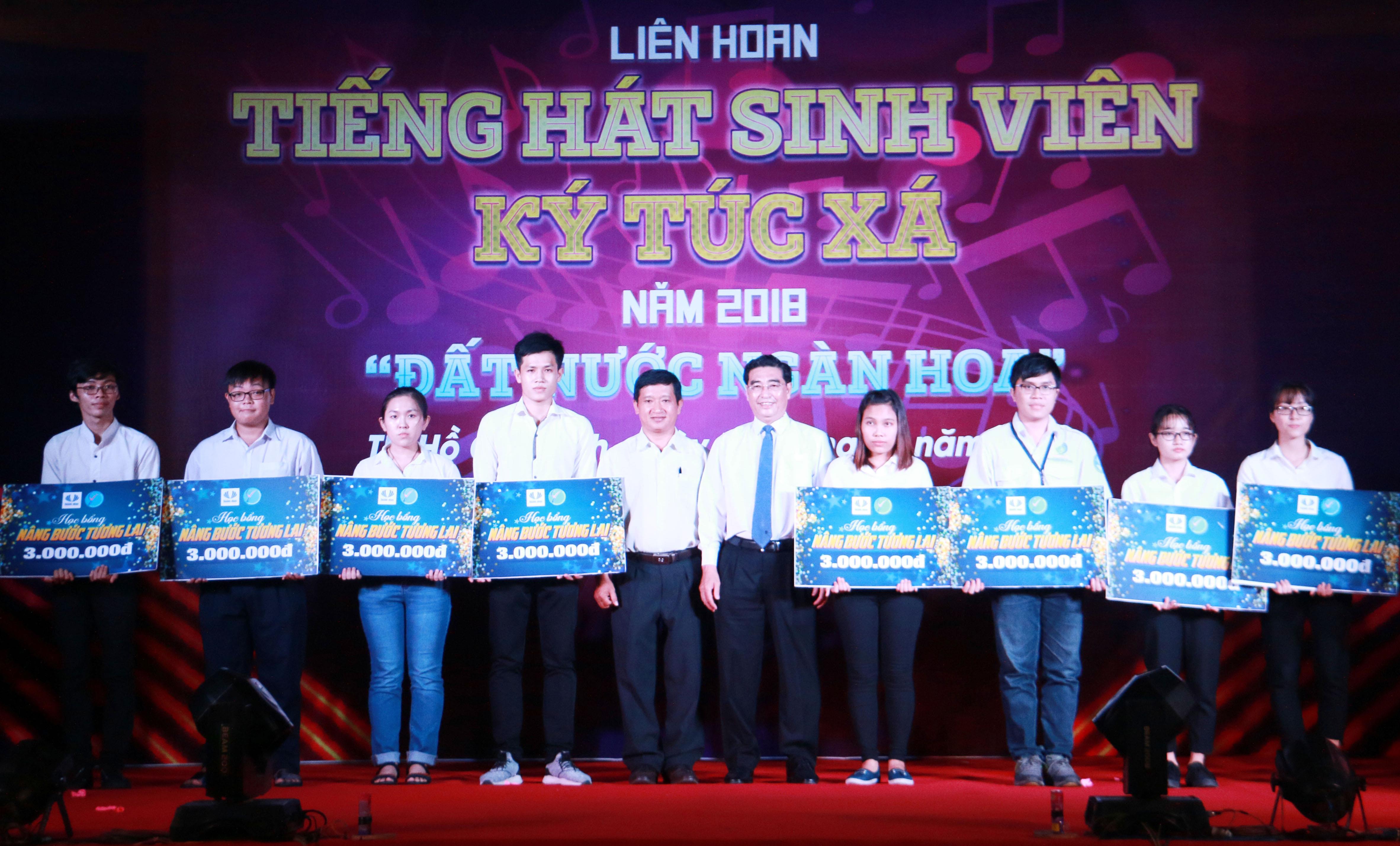 Liên hoan Tiếng hát sinh viên ký túc xá năm 2018 “Đất nước ngàn hoa”