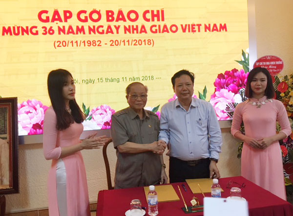  Trường  Đại học Kinh doanh và Công nghệ Hà Nội ký kết hợp tác với các cơ quan báo chí