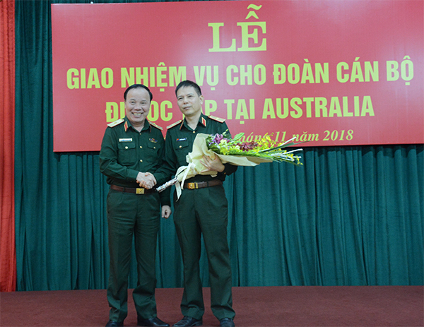 Giao nhiệm vụ cho đoàn cán bộ đi học tập tại Australia