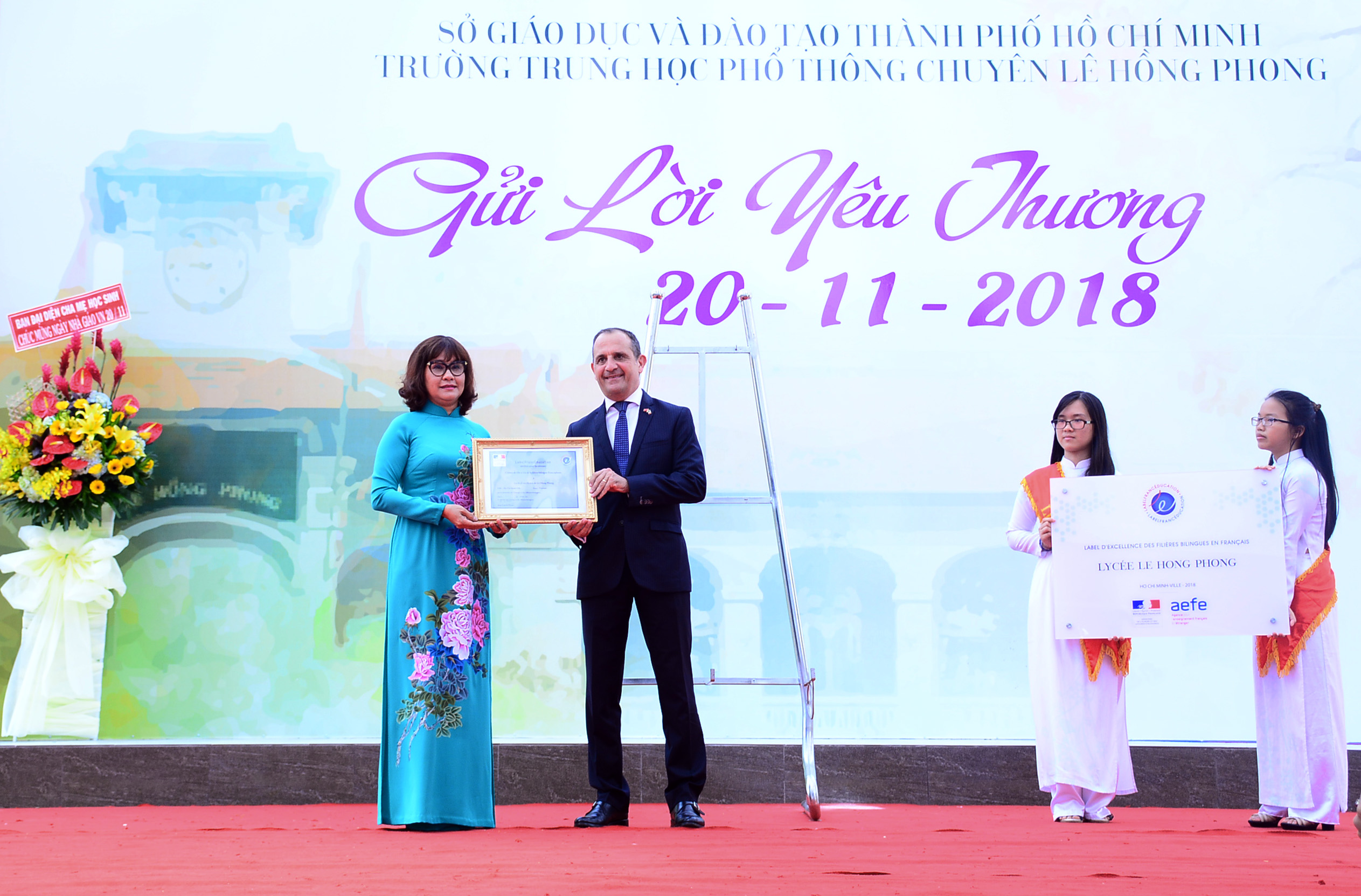 Tổng Lãnh sự quán Pháp trao nhãn hiệu LabelFrancEducation cho hai trường học tại TP Hồ Chí Minh