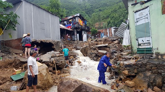 Theo dõi chặt chẽ diễn biến áp thấp nhiệt đới để chủ động ứng phó  