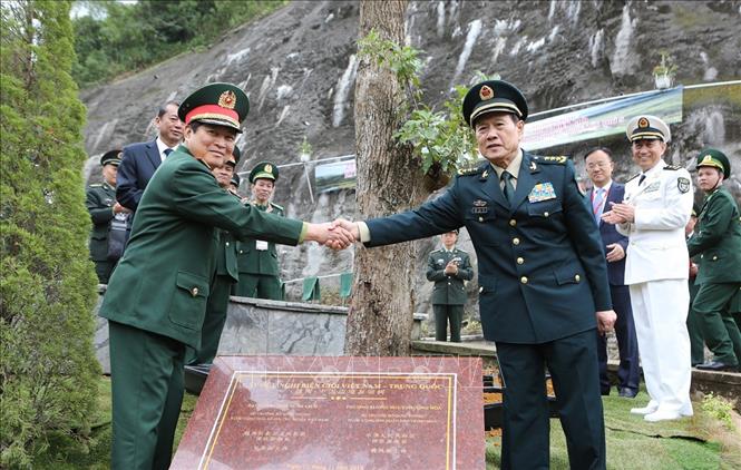 Giao lưu hữu nghị quốc phòng biên giới Việt Nam - Trung Quốc lần thứ 5 thành công tốt đẹp