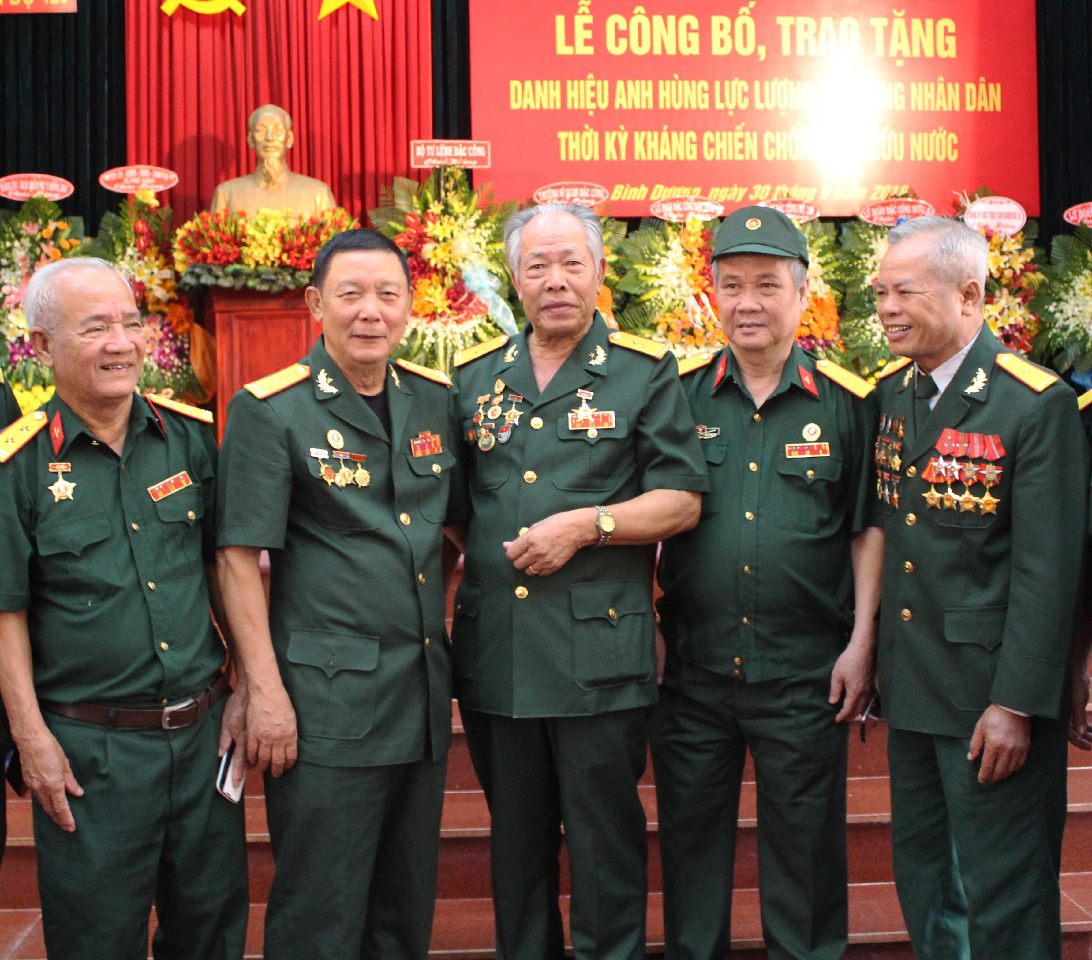 Quả cảm trong chiến đấu, nghĩa tình với đồng đội