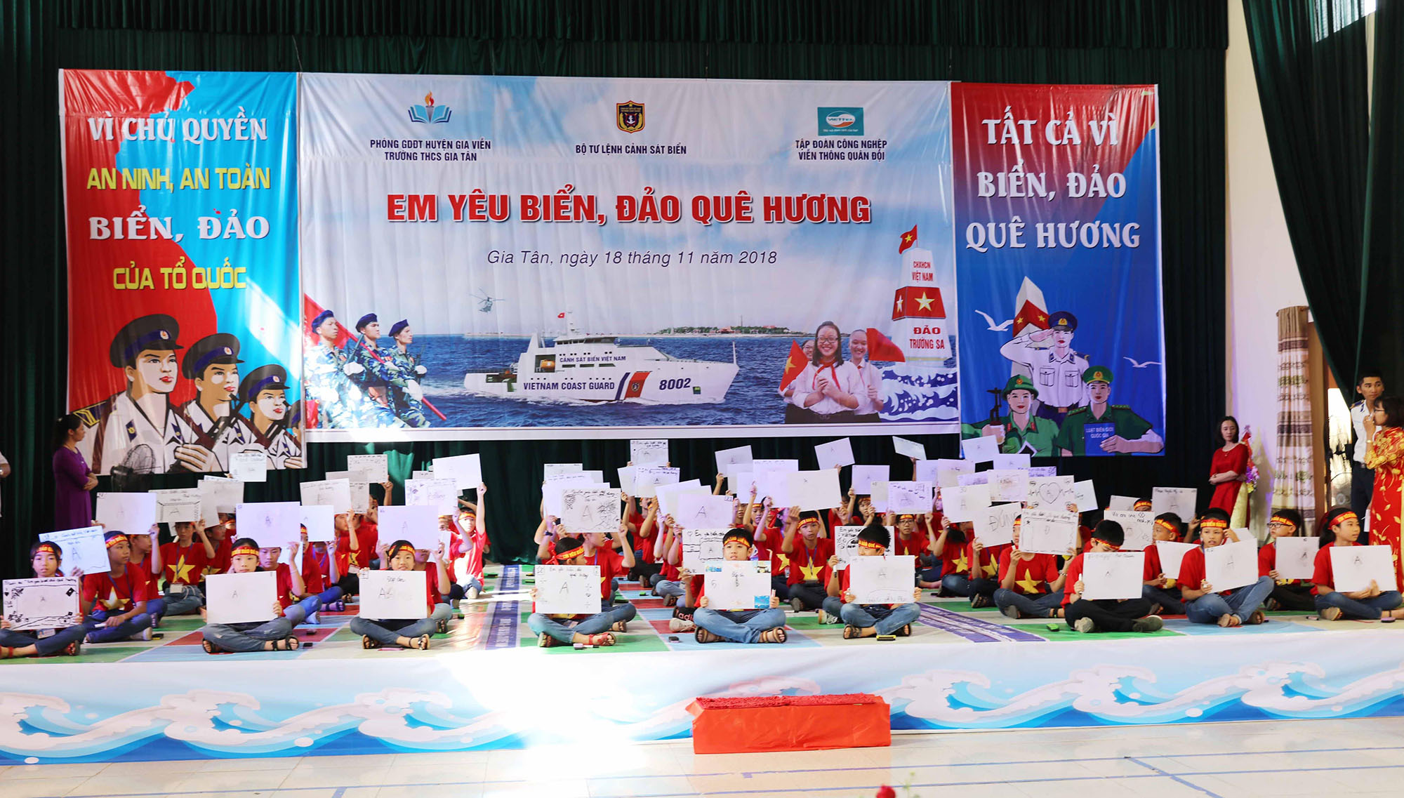 Bồi đắp tình yêu biển, đảo