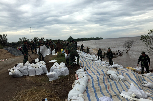 530 cán bộ, chiến sĩ quân đội tham gia giúp dân phòng chống bão số 9