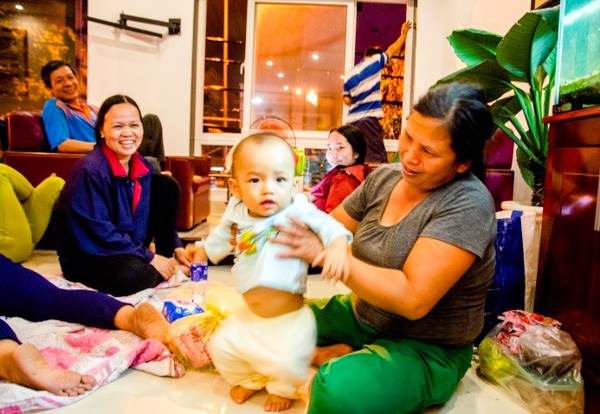 TÌNH NGƯỜI TRONG MƯA BÃO