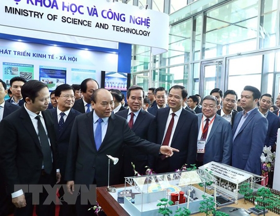 NHÀ NÔNG TRÔNG ĐỢI 