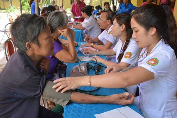Tuổi trẻ ngành Y  xung kích vì sức khỏe cộng đồng