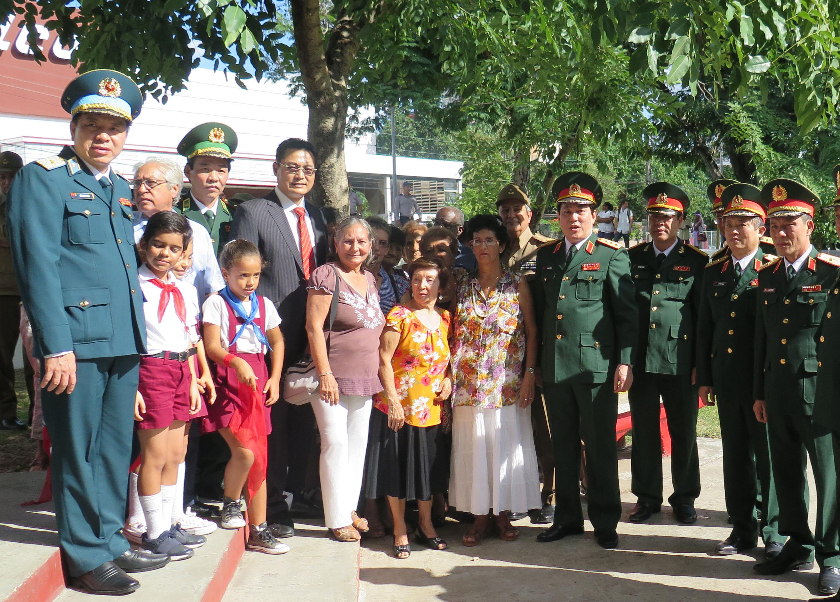 Một số hình ảnh về hoạt động của Thượng tướng Lương Cường trong chuyến thăm chính thức Cuba