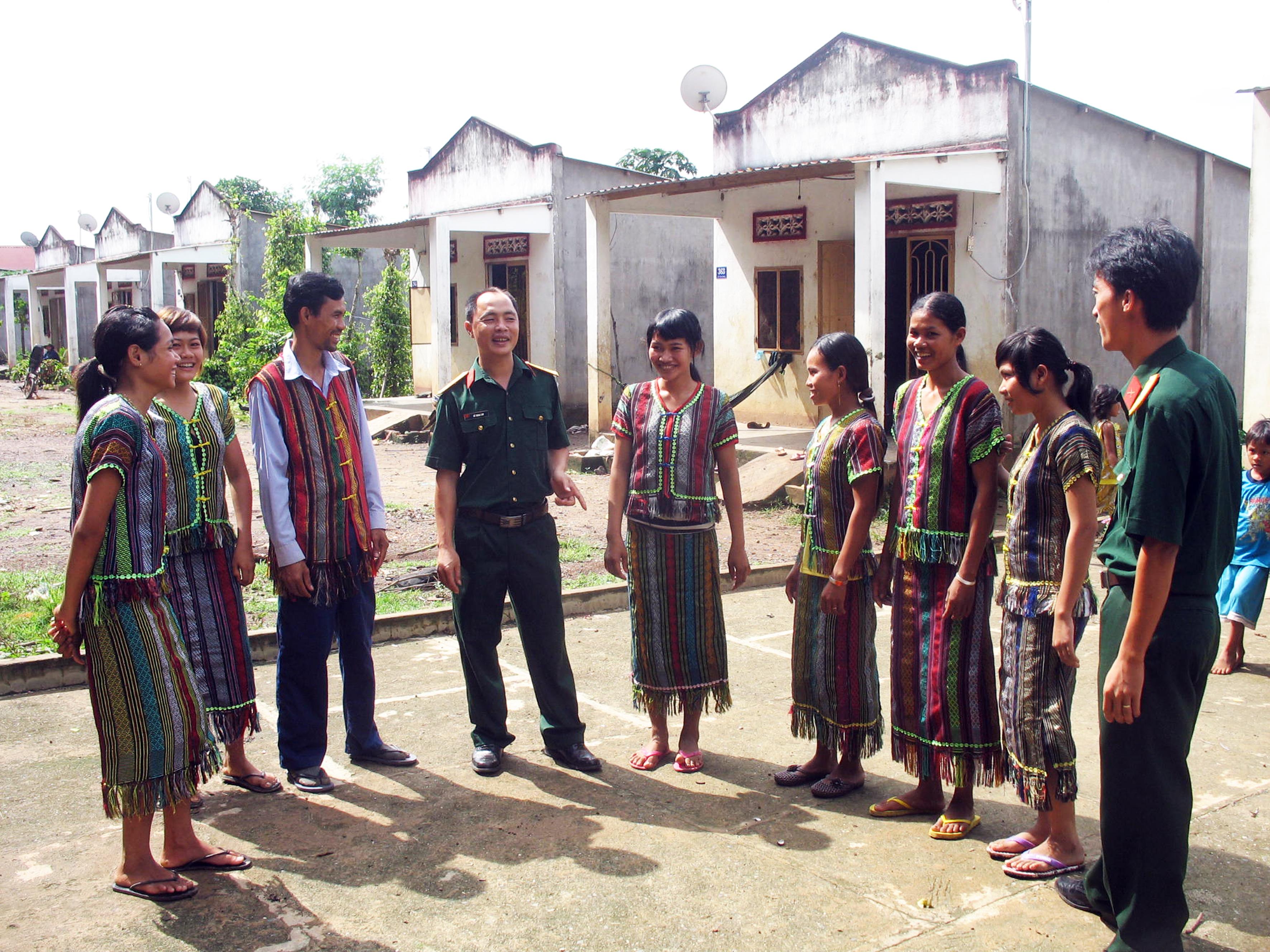 Bài 1: Nhớ ngày khai hoang, mở đất