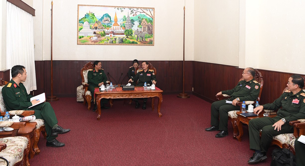 Lãnh đạo Tổng cục Chính trị Quân đội nhân dân Lào tiếp đoàn cán bộ Báo Quân đội nhân dân Việt Nam