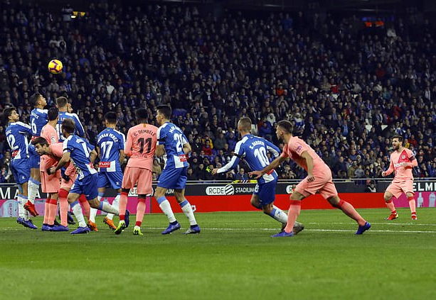 Vòng 15 La Liga: Barca đại thắng derby Catalonia