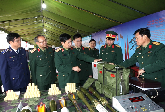 HUẤN LUYỆN SÁT THỰC TẾ GẮN VỚI BẢO ĐẢM AN TOÀN