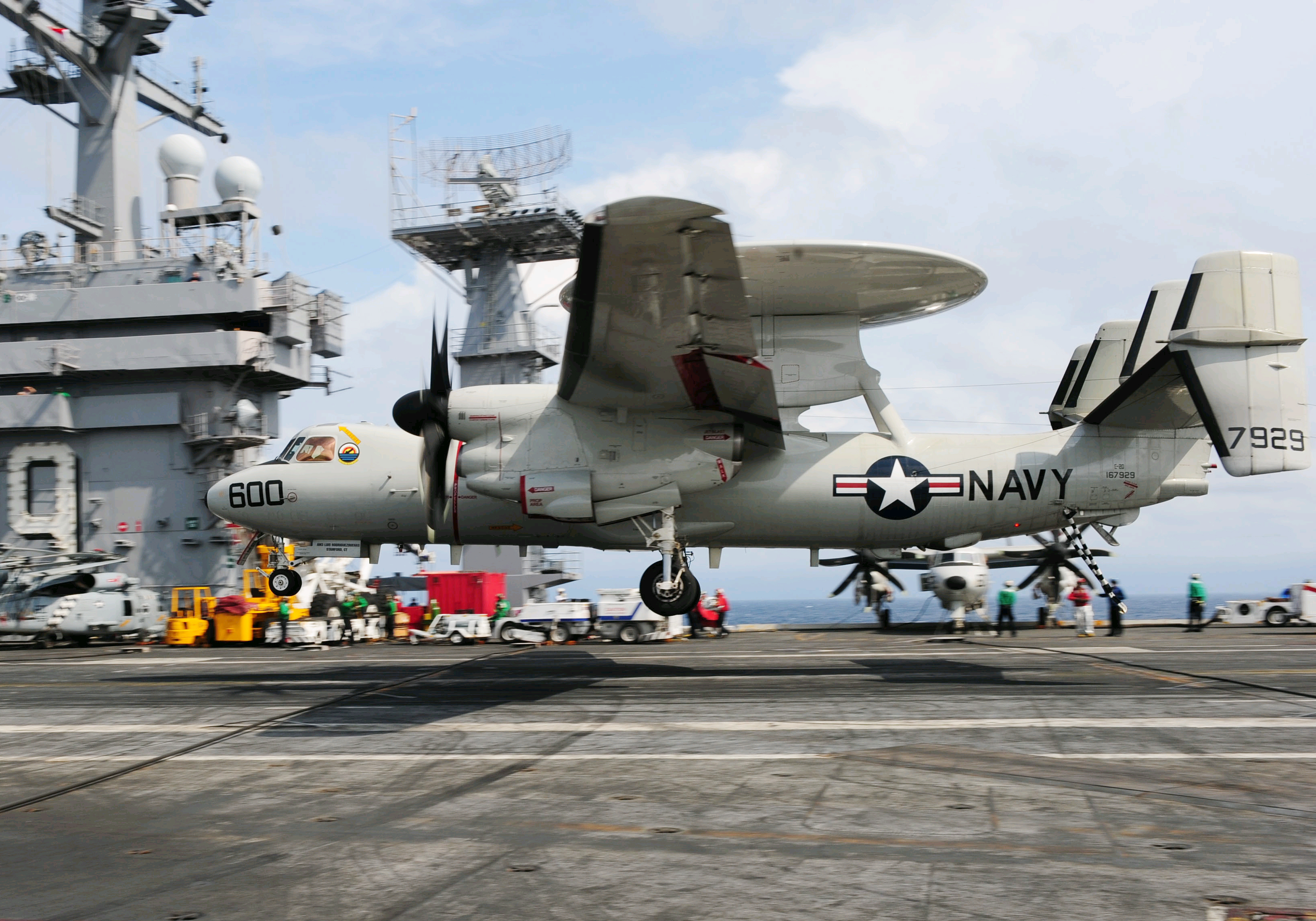 Hải quân Mỹ mua thêm “mắt thần” E-2D Advanced Hawkeye