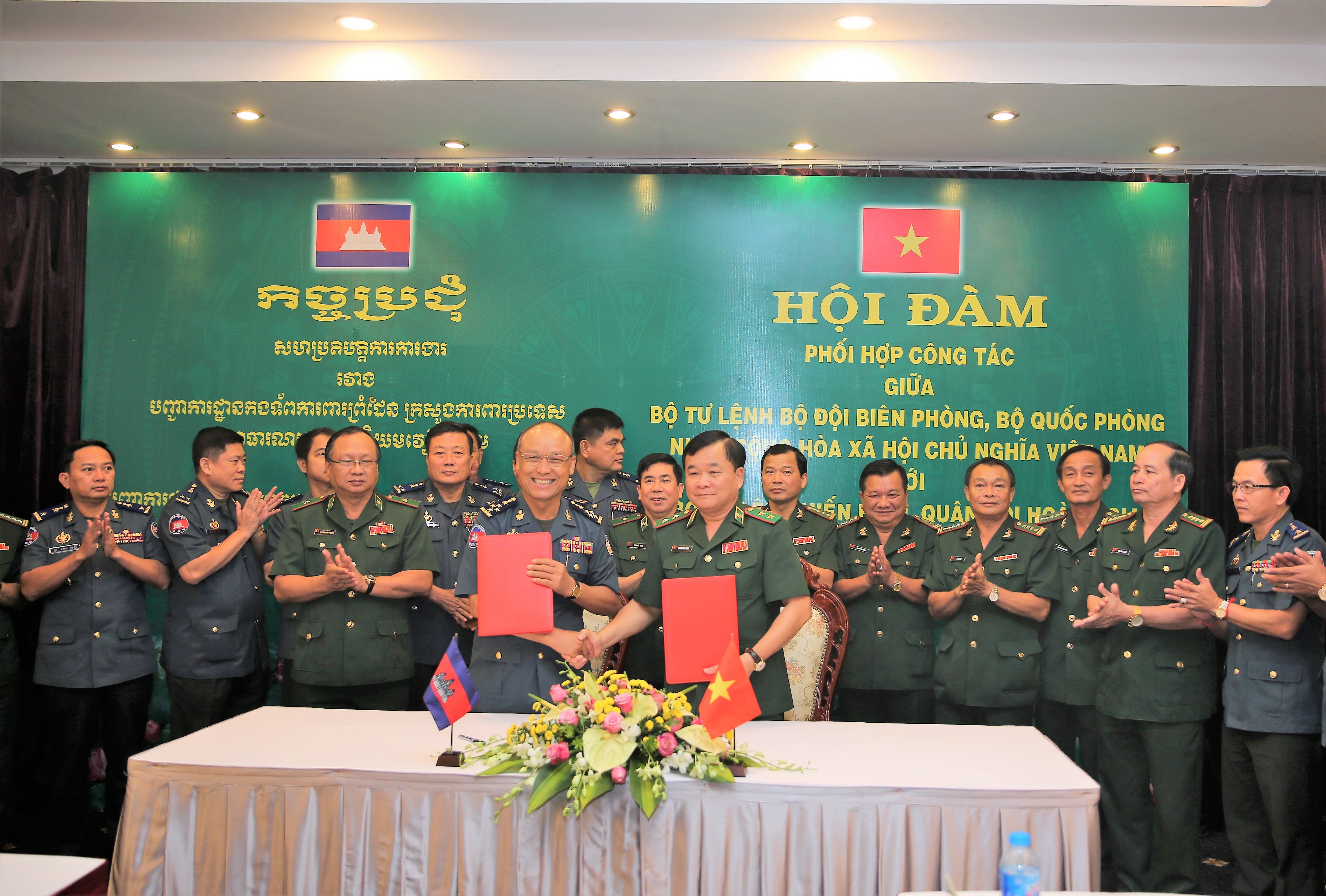 Ký kết hợp tác trong đấu tranh phòng, chống các loại tội phạm xuyên quốc gia