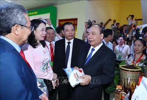 Thủ tướng Nguyễn Xuân Phúc dự Hội nghị xúc tiến đầu tư tỉnh An Giang

