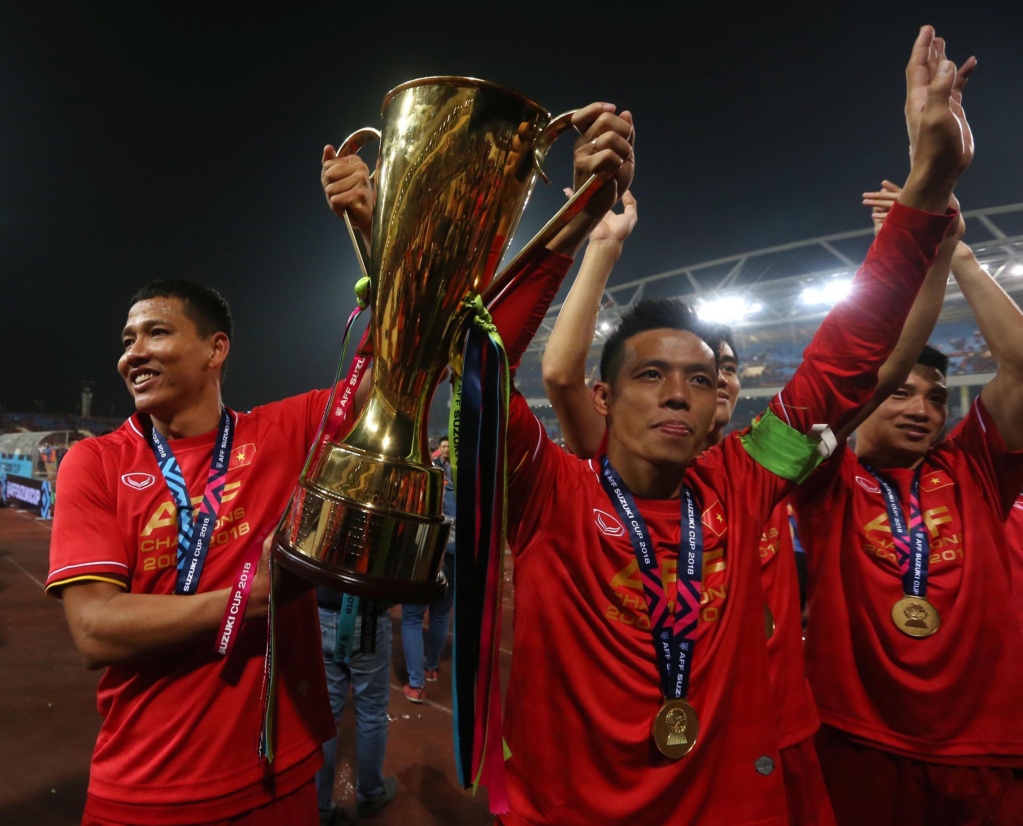 Đã đến lúc bóng đá Việt Nam thống trị khu vực