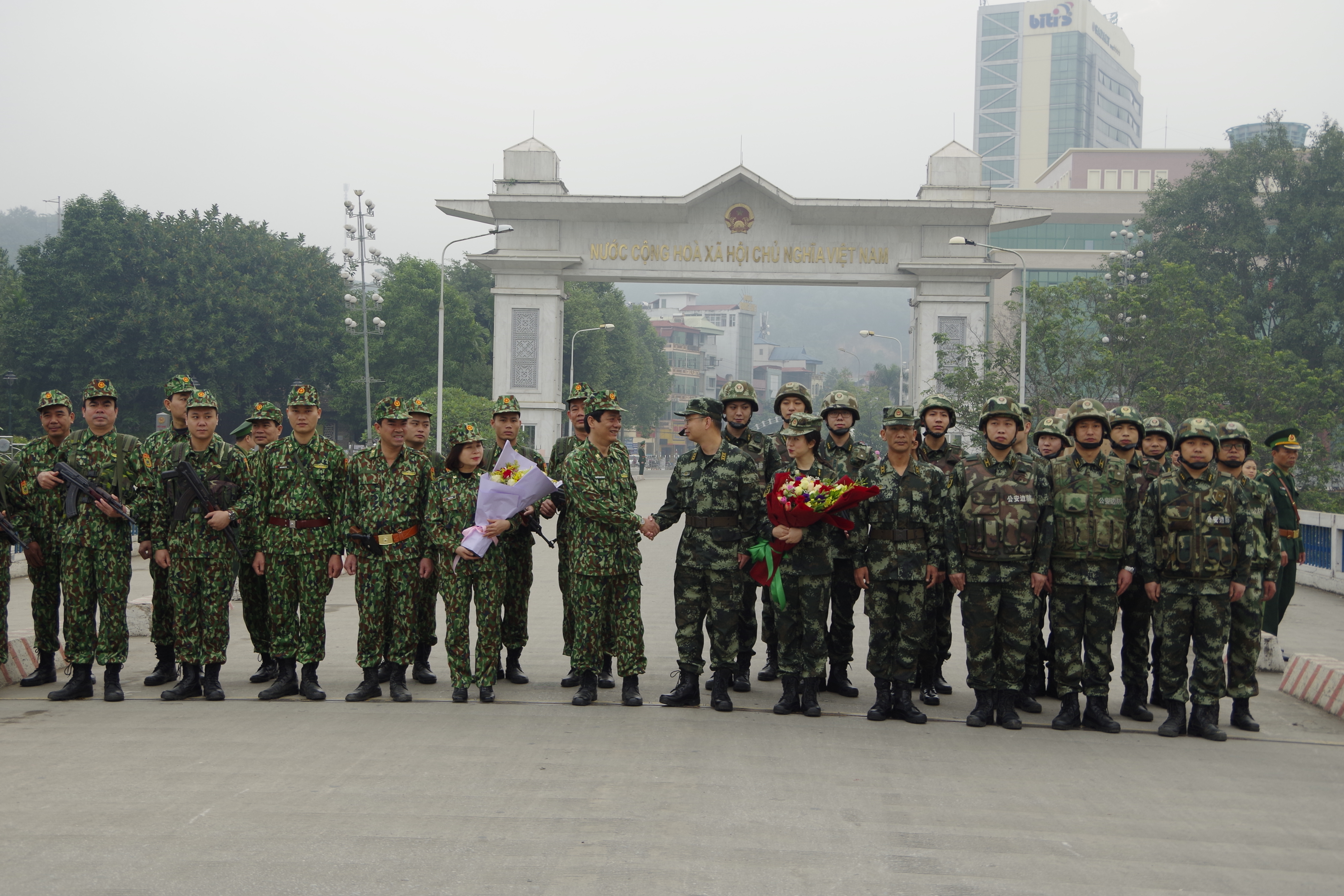 Biên phòng Lào Cai, Việt Nam và Chi đội Công an Biên phòng Vân Nam, Trung Quốc phối hợp tuần tra biên giới